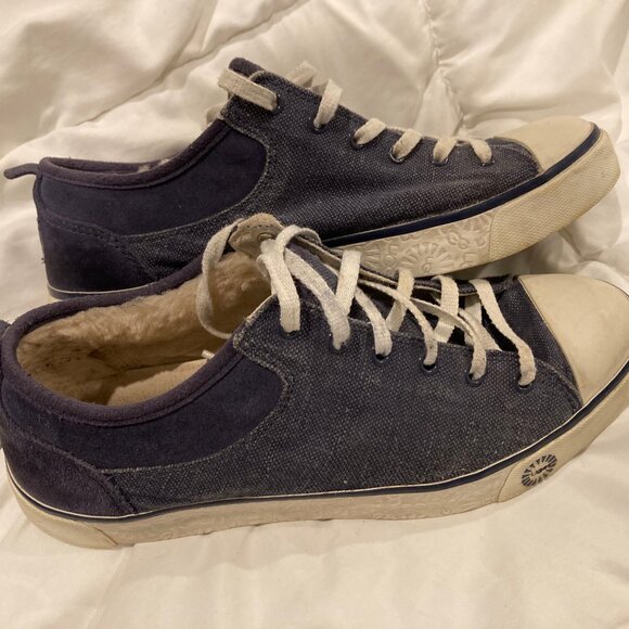 UGG Fleece Lined Sneakers Size 8.5 - Picture 4 of 8